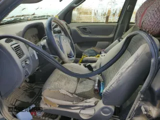 2002 Ford Escape XLS Choice with VIN 1FMYU01152KC17982, listed as a Copart auction lot 53362005 with Not provided miles and Non repairable. Bid and sale history available at DreamBid. Image 7.