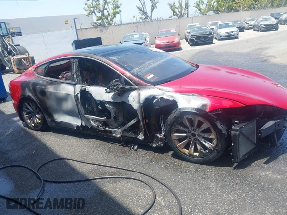 2016 Tesla Model S 90D with VIN 5YJSA1E23GF157488, listed as a IAAI auction lot 38049947 with Not provided miles and . Bid and sale history available at DreamBid. Image 14.