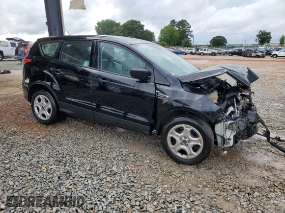 2017 Ford Escape S z VIN 1FMCU0F73HUB48990, wystawiony jako Copart lot #56843835 z przebiegiem 147 780 mil mil oraz Szkoda całkowita • Salvage title. Historia ofert i sprzedaży dostępna na DreamBid. Obrazek 4.