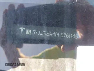 2023 Tesla Model 3 z VIN 5YJ3E1EA4PF576045, wystawiony jako IAAI lot #41565981 z przebiegiem Nie podano mil oraz . Historia ofert i sprzedaży dostępna na DreamBid. Obrazek 8.