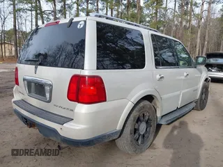 2006 Lincoln Navigator Luxury with VIN 5LMFU27506LJ25785, listed as a IAAI auction lot 41283074 with 73,040 mi miles. Bid and sale history available at carsss.com. Image 4.