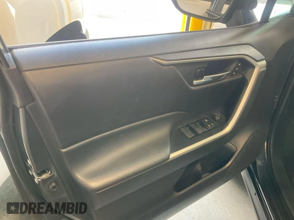 2022 Toyota RAV4 Hybrid XLE Premium с VIN 4T3B6RFV6NU065906, выставлен на аукционе IAAI как лот 42792646 с пробегом 90 899 миль миль и . История ставок и продаж доступна на DreamBid. Изображение 9.