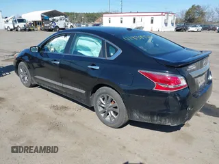 2015 Nissan Altima 2.5 S with VIN 1N4AL3AP7FN349408, listed as a IAAI auction lot 41839954 with 92,447 mi miles. Bid and sale history available at carsss.com. Image 3.