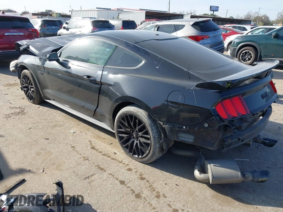 2016 Ford Mustang GT z VIN 1FA6P8CF7G5245952, wystawiony jako IAAI lot #41744923 z przebiegiem 105 541 mil mil oraz . Historia ofert i sprzedaży dostępna na DreamBid. Obrazek 3.