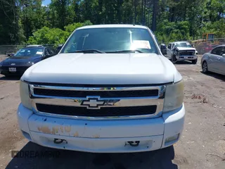 2007 Chevrolet Silverado 1500 LT w/2LT with VIN 2GCEC19JX71663055, listed as a IAAI auction lot 42192320 with 164,964 mi miles. Bid and sale history available at carsss.com. Image 12.