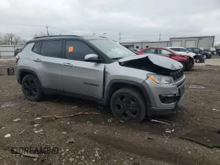 2018 Jeep Compass Altitude with VIN 3C4NJDBB6JT325538, listed as a Copart auction lot 53686905 with 111,400 mi miles and Salvage title. Bid and sale history available at DreamBid. Image 4.