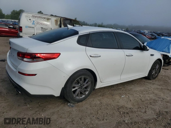 2020 Kia Optima LX z VIN 5XXGT4L31LG451444, wystawiony jako Copart lot #58715485 z przebiegiem 121 850 mil mil oraz Czysty tytuł • Clean title. Historia ofert i sprzedaży dostępna na DreamBid. Obrazek 3.