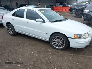 2005 Volvo S60 with VIN YV1RS547652444995, listed as a IAAI auction lot 41912519 with 182,493 mi miles and . Bid and sale history available at DreamBid. Image 1.