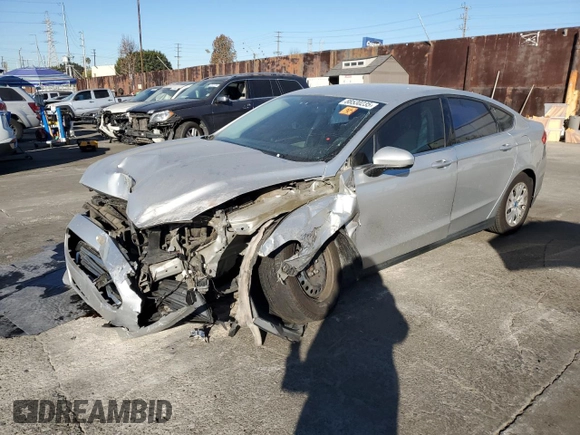 2013 Ford Fusion S with VIN 3FA6P0G71DR179184, listed as a Copart auction lot 88530235 with 184,702 mi miles and Salvage Title. Bid and sale history available at carsss.com. Image 1.