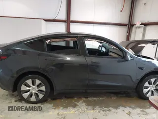 2024 Tesla Model Y с VIN 7SAYGDED4RF072600, выставлен на аукционе IAAI как лот 42242977 с пробегом 8 208 миль миль и . История ставок и продаж доступна на DreamBid. Изображение 13.