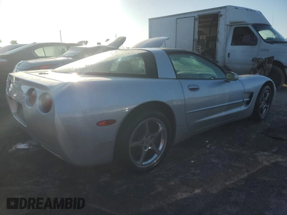 2002 Chevrolet Corvette with VIN 1G1YY22G525107593, listed as a Copart auction lot 75420944 with 0 mi miles and Non Repairable. Bid and sale history available at carsss.com. Image 3.