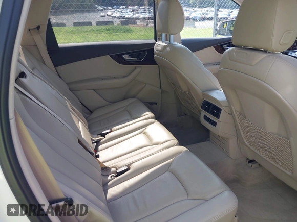 2017 Audi Q7 Premium Plus z VIN WA1LAAF74HD023137, wystawiony jako IAAI lot #42589949 z przebiegiem 75 860 mil mil oraz . Historia ofert i sprzedaży dostępna na DreamBid. Obrazek 8.