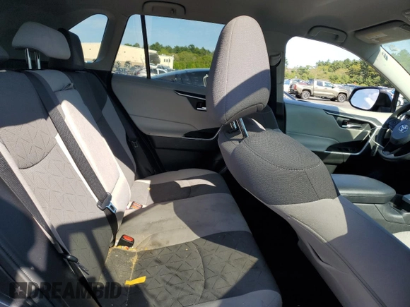2020 Toyota RAV4 XLE z VIN 2T3P1RFV7LC097508, wystawiony jako Copart lot #56214145 z przebiegiem 90 074 mil mil oraz Szkoda całkowita • Salvage title. Historia ofert i sprzedaży dostępna na DreamBid. Obrazek 11.