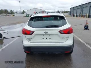 2017 Nissan Rogue SL z VIN JN1BJ1CR8HW107542, wystawiony jako IAAI lot #41820930 z przebiegiem 44 219 mil mil oraz . Historia ofert i sprzedaży dostępna na DreamBid. Obrazek 16.
