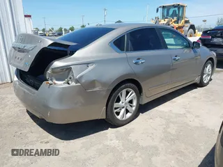 2014 Nissan Altima S with VIN 1N4AL3APXEC406131, listed as a IAAI auction lot 42172846 with 136,315 mi miles and . Bid and sale history available at carsss.com. Image 4.