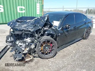 2024 BMW M3 Competition xDrive z VIN WBS43AY04RFT17592, wystawiony jako IAAI lot #41868040 z przebiegiem Nie podano mil oraz . Historia ofert i sprzedaży dostępna na DreamBid. Obrazek 2.