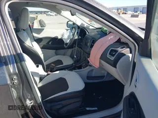 2021 Jeep Compass Latitude с VIN 3C4NJCBB1MT505864, выставлен на аукционе IAAI как лот 41851357 с пробегом 46 441 миль миль и . История ставок и продаж доступна на DreamBid. Изображение 5.