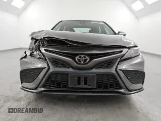 2022 Toyota Camry SE with VIN 4T1T11AK4NU633449, listed as a Copart auction lot 53923245 with 58,810 mi miles and Clean Title. Bid and sale history available at DreamBid. Image 7.