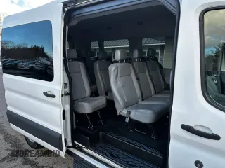 2017 Ford Transit XL z VIN 1FBAX2CM0HKA29299, wystawiony jako Copart lot #45229715 z przebiegiem 198 835 mil mil oraz Czysty tytuł • Clean title. Historia ofert i sprzedaży dostępna na DreamBid. Obrazek 6.