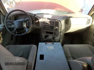 2005 Chevrolet Astro Cargo with VIN 1GCDL19X25B112843, listed as a Copart auction lot 77057164 with 172,696 mi miles and Clean Title. Bid and sale history available at carsss.com. Image 8.