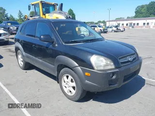 2005 Hyundai Tucson GLS with VIN KM8JN72D95U193338, listed as a IAAI auction lot 42205240 with 172,424 mi miles. Bid and sale history available at carsss.com. Image 1.