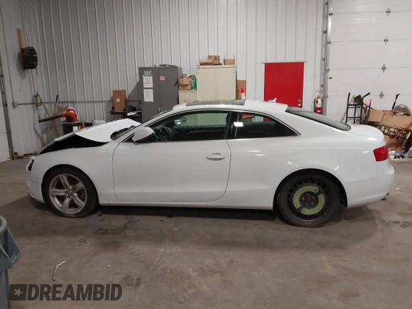 2015 Audi A5 Premium with VIN WAUCFAFR8FA028720, listed as a IAAI auction lot 39410245 with 68,002 mi miles. Bid and sale history available at carsss.com. Image 15.