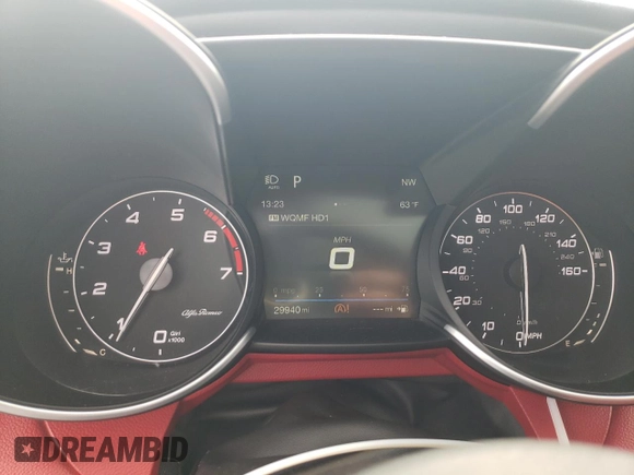2017 Alfa Romeo Giulia Ti z VIN ZARFAECN1H7549601, wystawiony jako Copart lot #50338745 z przebiegiem 29 940 mil mil oraz Szkody całkowita. Historia ofert i sprzedaży dostępna na DreamBid. Obrazek 9.