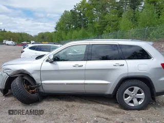 2011 Jeep Grand Cherokee Limited with VIN 1J4RR5GG6BC723134, listed as a IAAI auction lot 42310026 with 117,344 mi miles and . Bid and sale history available at DreamBid. Image 14.