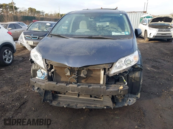 2020 Toyota Sienna LE Auto Access Seat with VIN 5TDKZ3DC4LS050616, listed as a IAAI auction lot 41412876 with 91,525 mi miles. Bid and sale history available at carsss.com. Image 6.