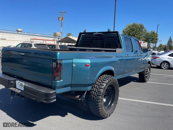 1994 Ford F-350 Crew Cab with VIN 1FTJW35F1REA51797, listed as a Copart auction lot 73572104 with NaN miles and Clean Title. Bid and sale history available at carsss.com. Image 4.