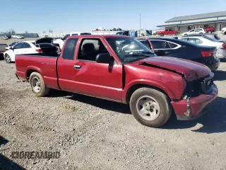2001 GMC Sonoma SLS 1SG z VIN 1GTCS19W918225024, wystawiony jako Copart lot #49043895 z przebiegiem 140 616 mil mil oraz Szkody całkowita. Historia ofert i sprzedaży dostępna na DreamBid. Obrazek 4.
