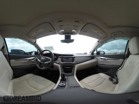 2020 Cadillac XT5 Premium Luxury FWD z VIN 1GYKNCRS8LZ228516, wystawiony jako IAAI lot #42409513 z przebiegiem 54 765 mil mil oraz . Historia ofert i sprzedaży dostępna na DreamBid. Obrazek 19.