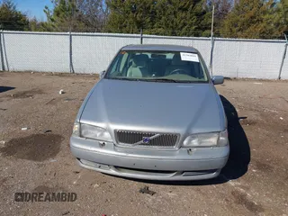 1999 Volvo S70 z VIN YV1LS56D4X2567657, wystawiony jako IAAI lot #41383089 z przebiegiem Nie podano mil oraz . Historia ofert i sprzedaży dostępna na DreamBid. Obrazek 6.
