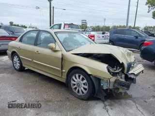 2004 Hyundai Sonata GLS with VIN KMHWF35H84A996121, listed as a IAAI auction lot 41731899 with 49,250 mi miles. Bid and sale history available at carsss.com. Image 1.