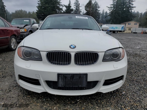 2008 BMW 1 Series 135i with VIN WBAUN935X8VK39744, listed as a Copart auction lot 87072544 with 40,581 mi miles and Salvage Title. Bid and sale history available at carsss.com. Image 5.