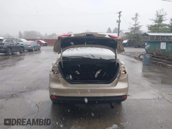 2018 Ford Focus SE with VIN 1FADP3F25JL221767, listed as a IAAI auction lot 40899255 with 78,354 mi miles. Bid and sale history available at carsss.com. Image 17.