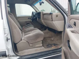 2003 Chevrolet Tahoe Z71 with VIN 1GNEK13T03R247814, listed as a IAAI auction lot 41026670 with 143,990 mi miles. Bid and sale history available at carsss.com. Image 5.