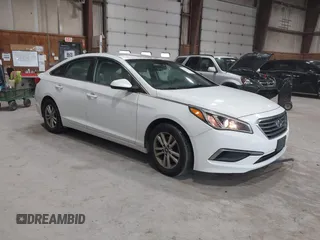 2016 Hyundai Sonata SE z VIN 5NPE24AF6GH377178, wystawiony jako IAAI lot #42522399 z przebiegiem 138 743 mil mil oraz . Historia ofert i sprzedaży dostępna na DreamBid. Obrazek 1.