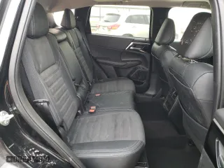2024 Mitsubishi Outlander SE with VIN JA4J4VA89RZ013827, listed as a Copart auction lot 46090005 with 17,693 mi miles and Salvage Title. Bid and sale history available at carsss.com. Image 11.