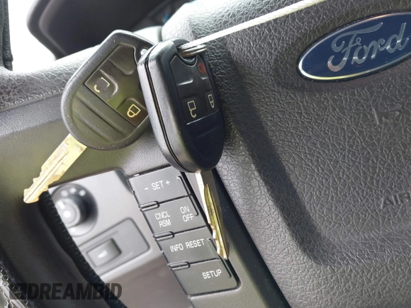 2014 Ford F-150 XL z VIN 1FTFW1CF4EKG46443, wystawiony jako IAAI lot #42783039 z przebiegiem 219 813 mil mil oraz . Historia ofert i sprzedaży dostępna na DreamBid. Obrazek 11.