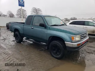 1997 Toyota T100 DX with VIN JT4UN22D2V0046483, listed as a Copart auction lot 45107095 with 247,665 mi miles and Clean Title. Bid and sale history available at DreamBid. Image 4.