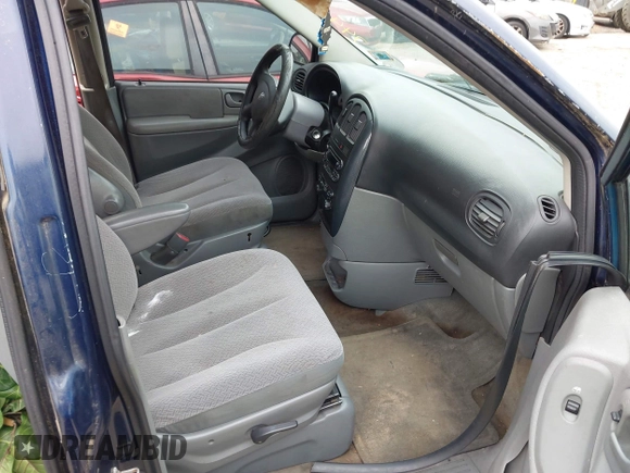 2006 Dodge Caravan SXT with VIN 1D4GP45R86B744390, listed as a IAAI auction lot 42139151 with 184,206 mi miles and . Bid and sale history available at DreamBid. Image 5.