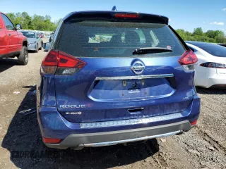 2018 Nissan Rogue SV z VIN 5N1AT2MV4JC760327, wystawiony jako Copart lot #55622075 z przebiegiem 121 294 mil mil oraz Szkoda całkowita • Salvage title. Historia ofert i sprzedaży dostępna na DreamBid. Obrazek 6.