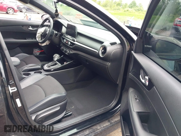 2021 Kia Forte GT-Line с VIN 3KPF34AD3ME405910, выставлен на аукционе IAAI как лот 42626845 с пробегом 39 540 миль миль и . История ставок и продаж доступна на DreamBid. Изображение 5.