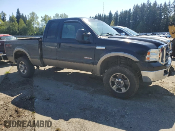 2005 Ford F-250 XL with VIN 1FTSX21P25EB15818, listed as a Copart auction lot 54222215 with 260,018 mi miles and Salvage Title. Bid and sale history available at DreamBid. Image 4.
