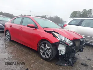 2021 Kia Forte LXS z VIN 3KPF24AD7ME330860, wystawiony jako IAAI lot #41558265 z przebiegiem 100 409 mil mil oraz . Historia ofert i sprzedaży dostępna na DreamBid. Obrazek 1.