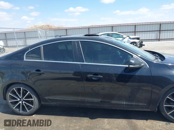 2016 Volvo S60 T5 Drive-E Premier z VIN YV126MFK5G1398229, wystawiony jako IAAI lot #42039229 z przebiegiem 99 604 mil mil oraz . Historia ofert i sprzedaży dostępna na DreamBid. Obrazek 13.