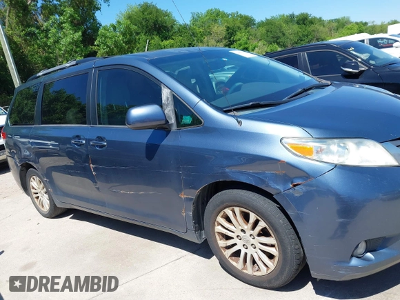 2014 Toyota Sienna XLE with VIN 5TDYK3DC5ES481399, listed as a IAAI auction lot 42085550 with 154,157 mi miles. Bid and sale history available at carsss.com. Image 13.