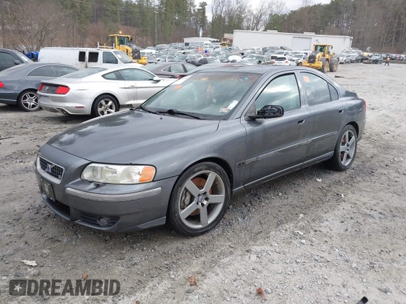 2004 Volvo S60 R with VIN YV1RH52Y742375744, listed as a IAAI auction lot 41493592 with 1 mi miles. Bid and sale history available at carsss.com. Image 2.