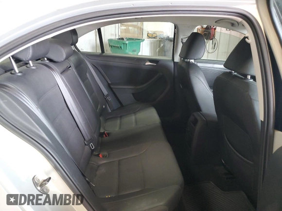 2011 Volkswagen Jetta SE z VIN 3VWDZ7AJ0BM338079, wystawiony jako Copart lot #58900585 z przebiegiem 165 055 mil mil oraz Nie do naprawy • Non repairable. Historia ofert i sprzedaży dostępna na DreamBid. Obrazek 10.